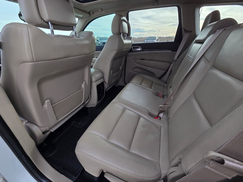 Used 2017 Jeep Grand Cherokee Limited w/ Trailer Tow Group IV image 26