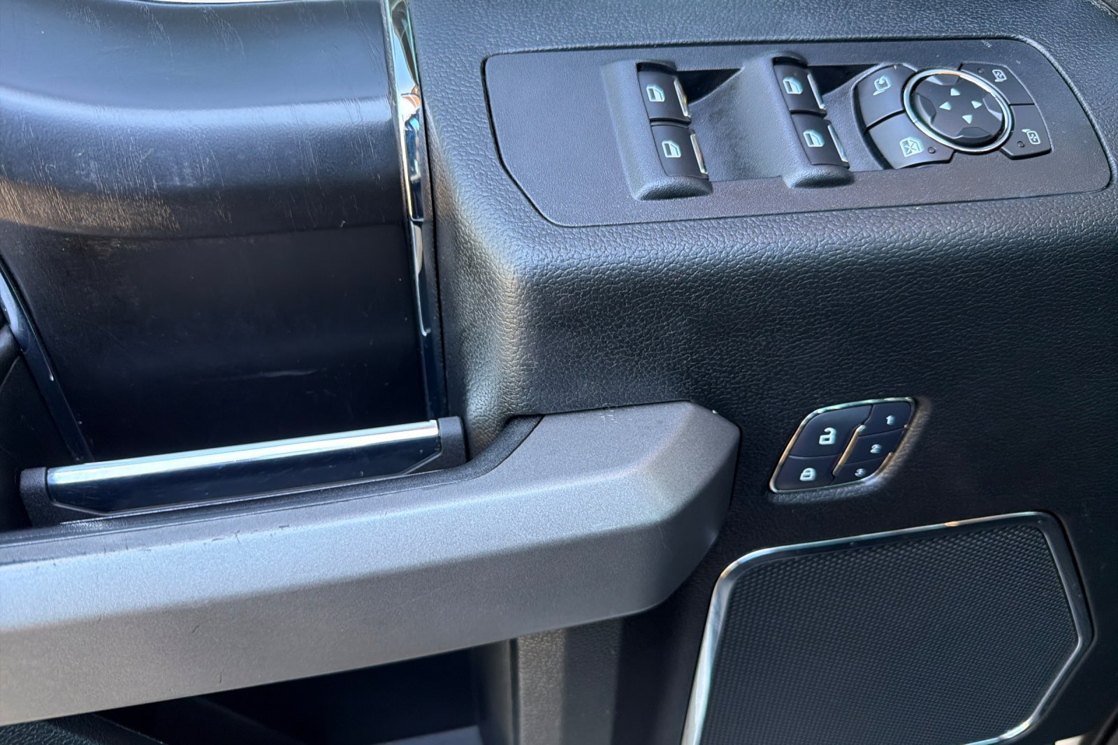Used 2018 Ford F150 Platinum w/ Technology Package AWD/4WD image 12