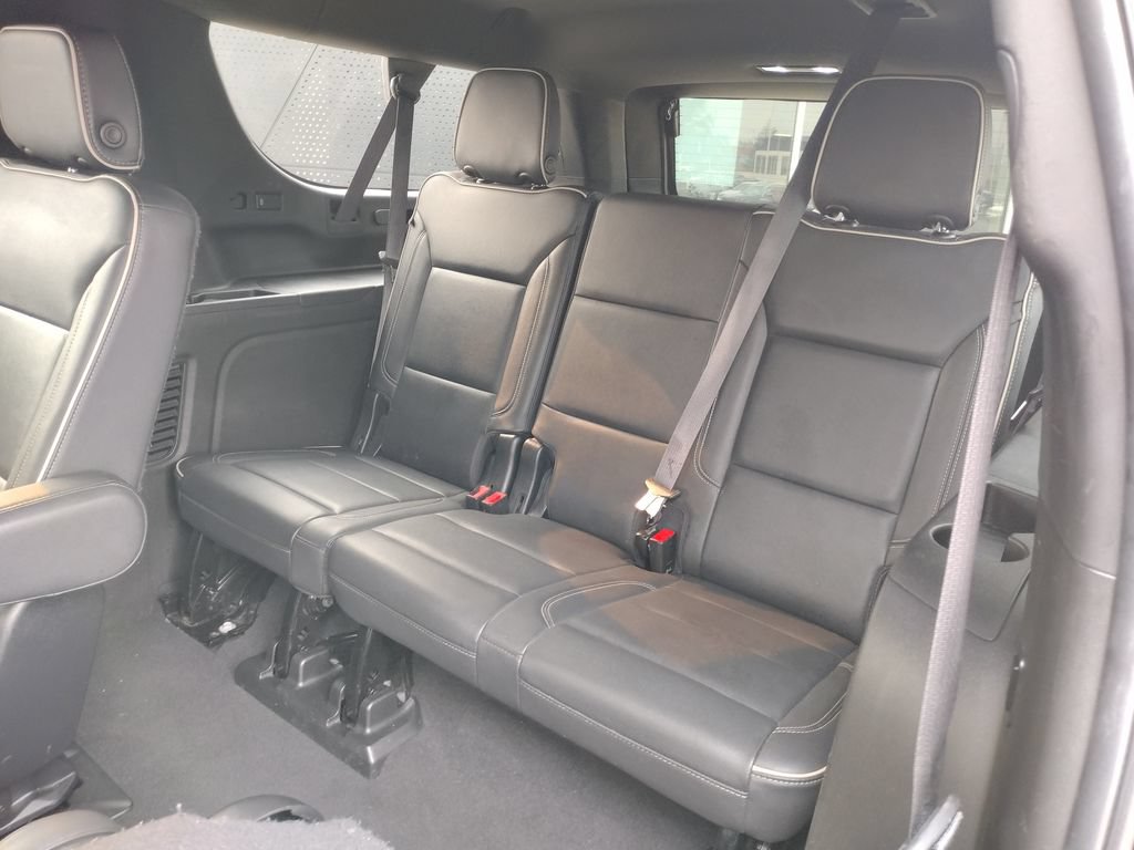 Used 2022 Chevrolet Suburban Premier AWD/4WD image 10