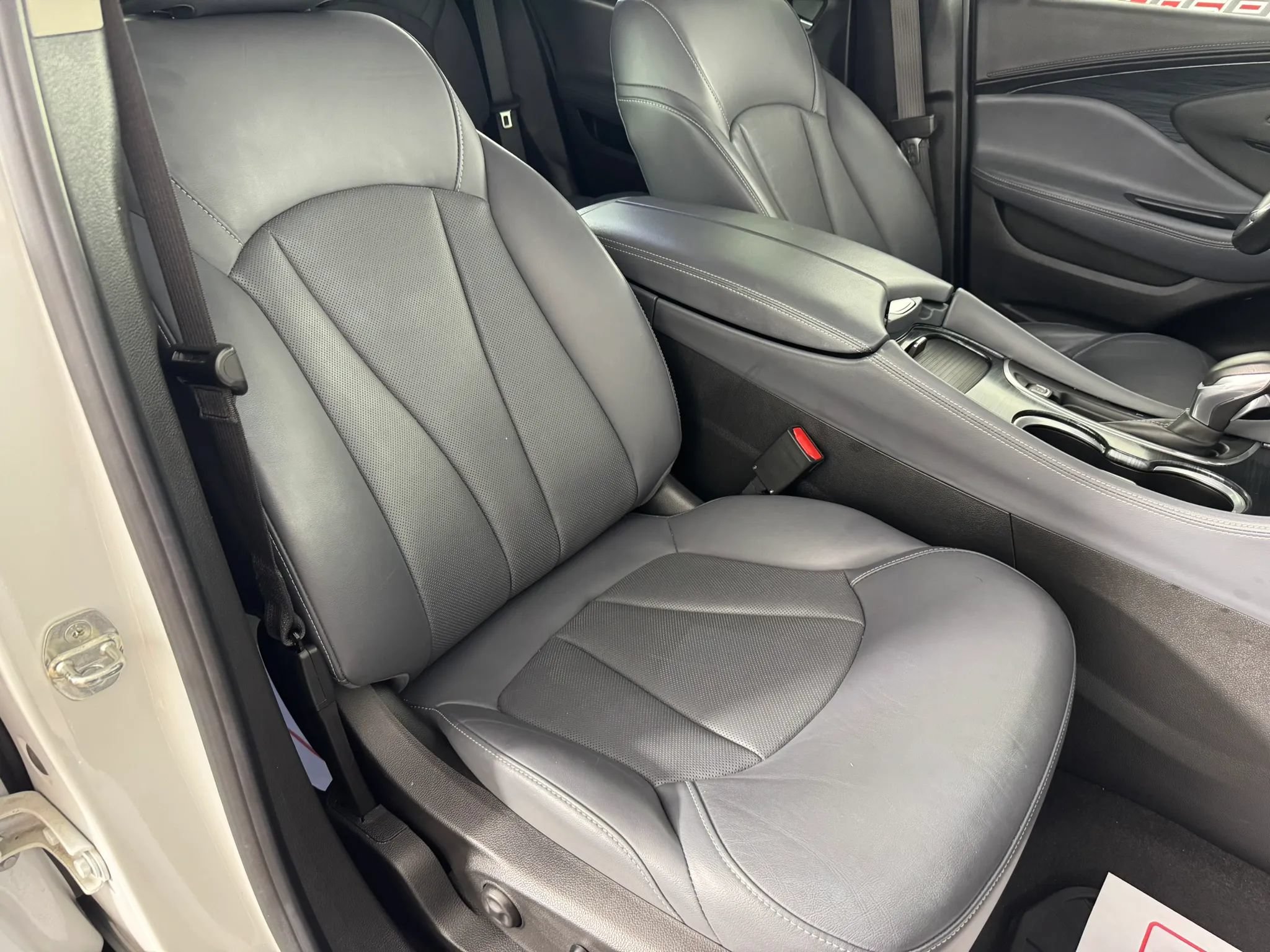 Used 2020 Buick Envision Essence FWD image 35