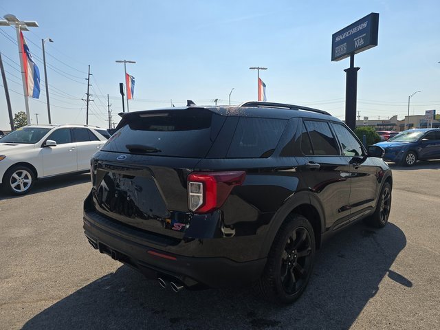 Used 2023 Ford Explorer ST w/ Technology Package image 5
