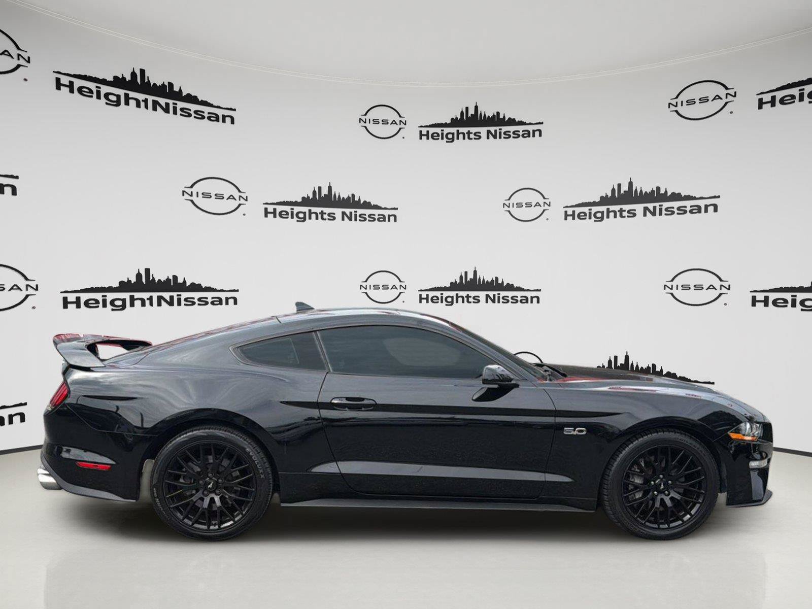 Used 2022 Ford Mustang GT Premium RWD image 6