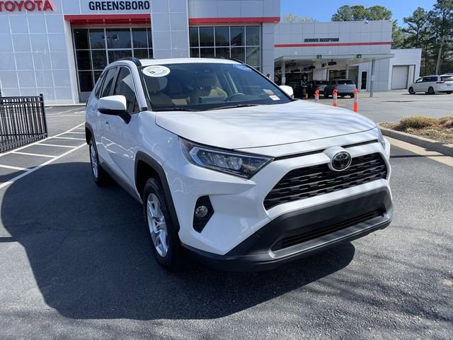 Used 2019 Toyota RAV4 XLE w/ Convenience Package image 2