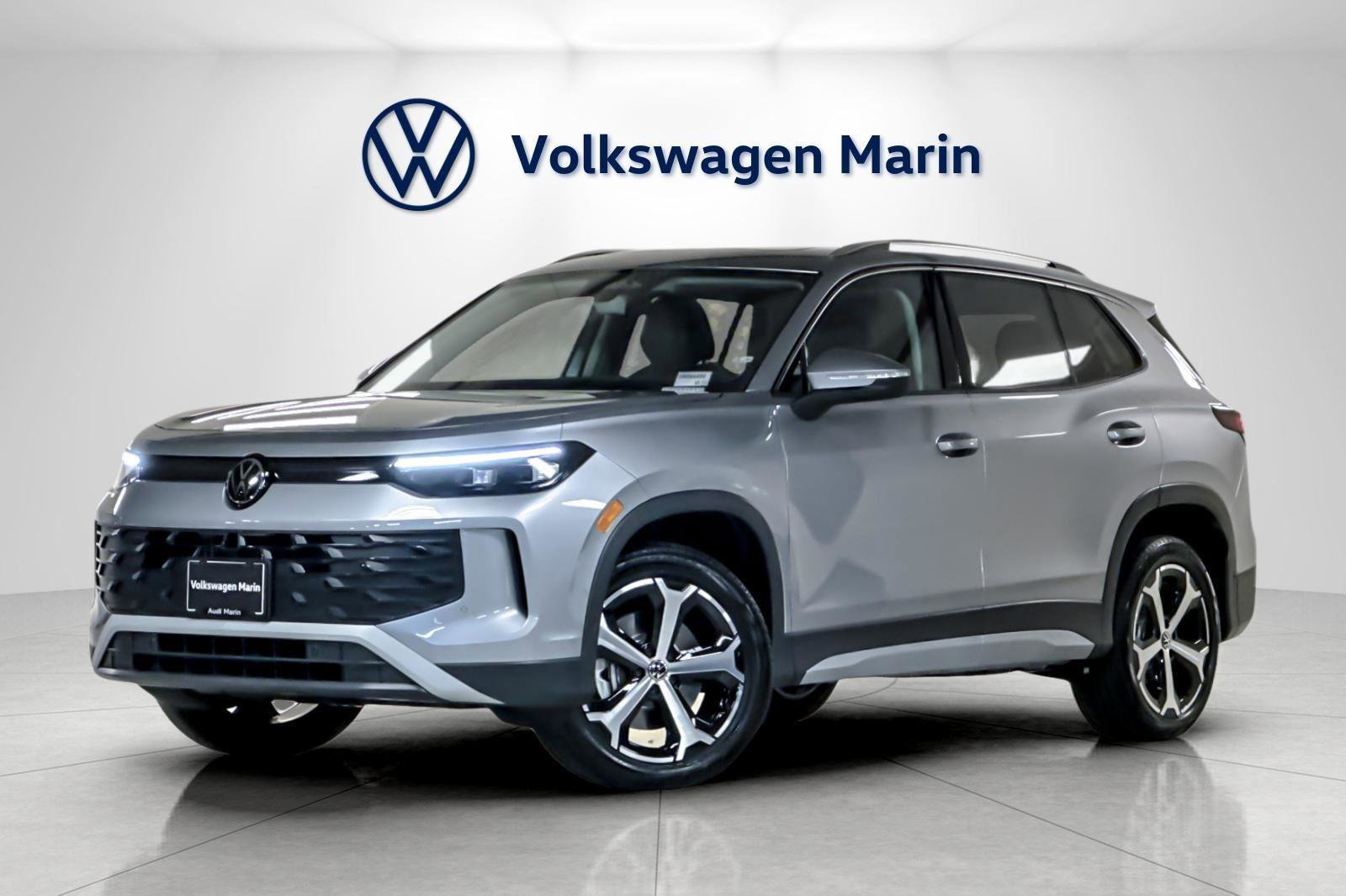 New 2025 Volkswagen Tiguan SE image 1