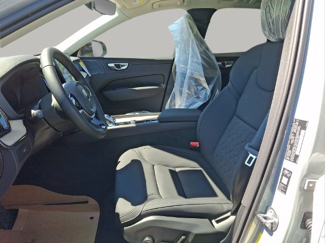New 2026 Volvo XC60 B5 Plus w/ Climate Package AWD/4WD image 5