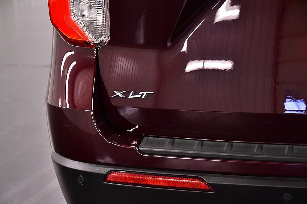 Used 2022 Ford Explorer XLT AWD/4WD image 12