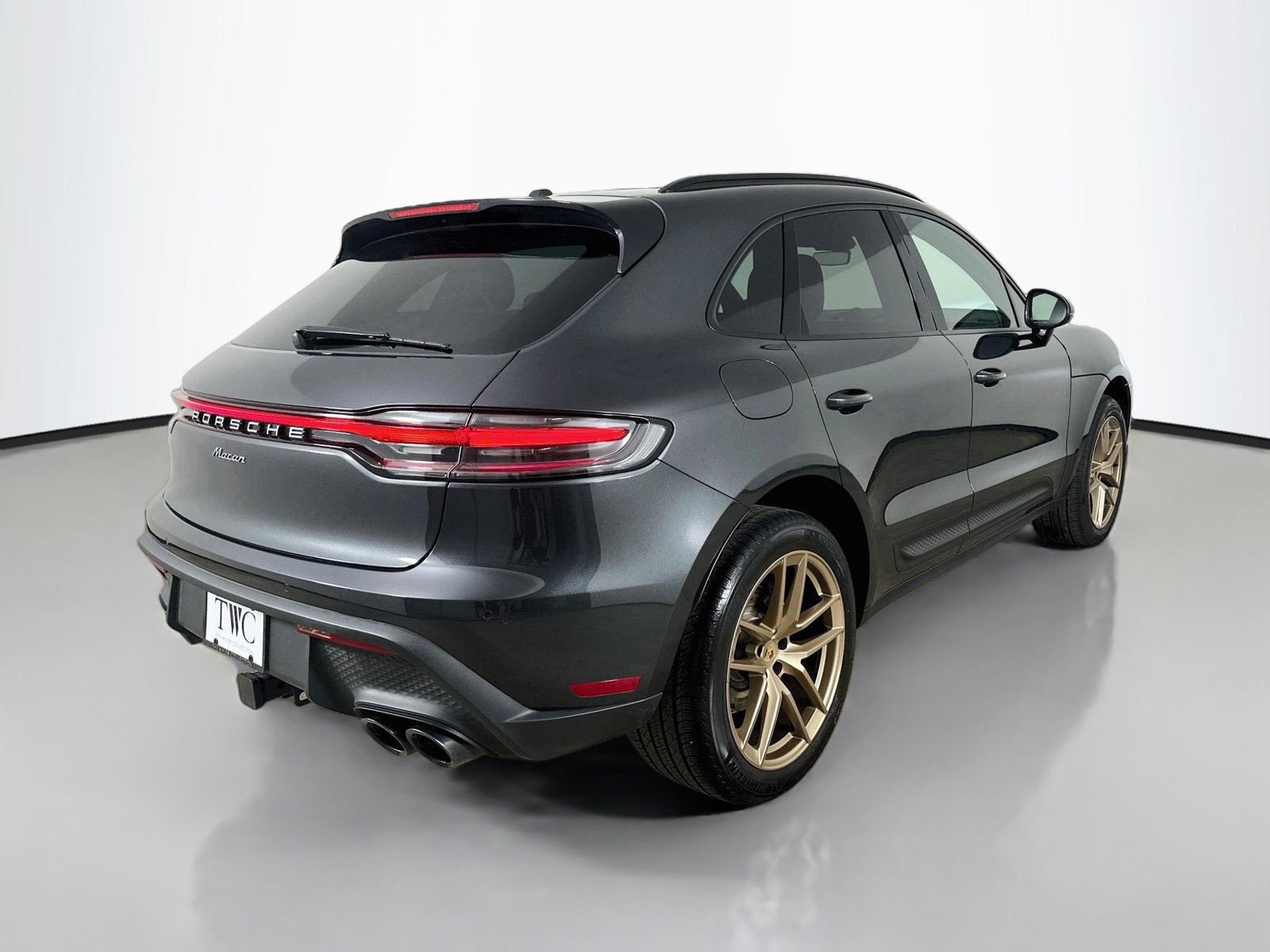 Used 2026 Porsche Macan AWD/4WD image 5