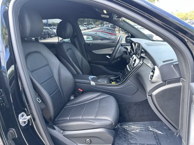 Used 2022 Mercedes-Benz GLC 300 w/ Premium Package Lite image 29
