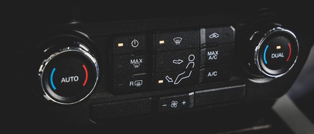 Used 2019 Ford F250 Lariat w/ Chrome Package image 18