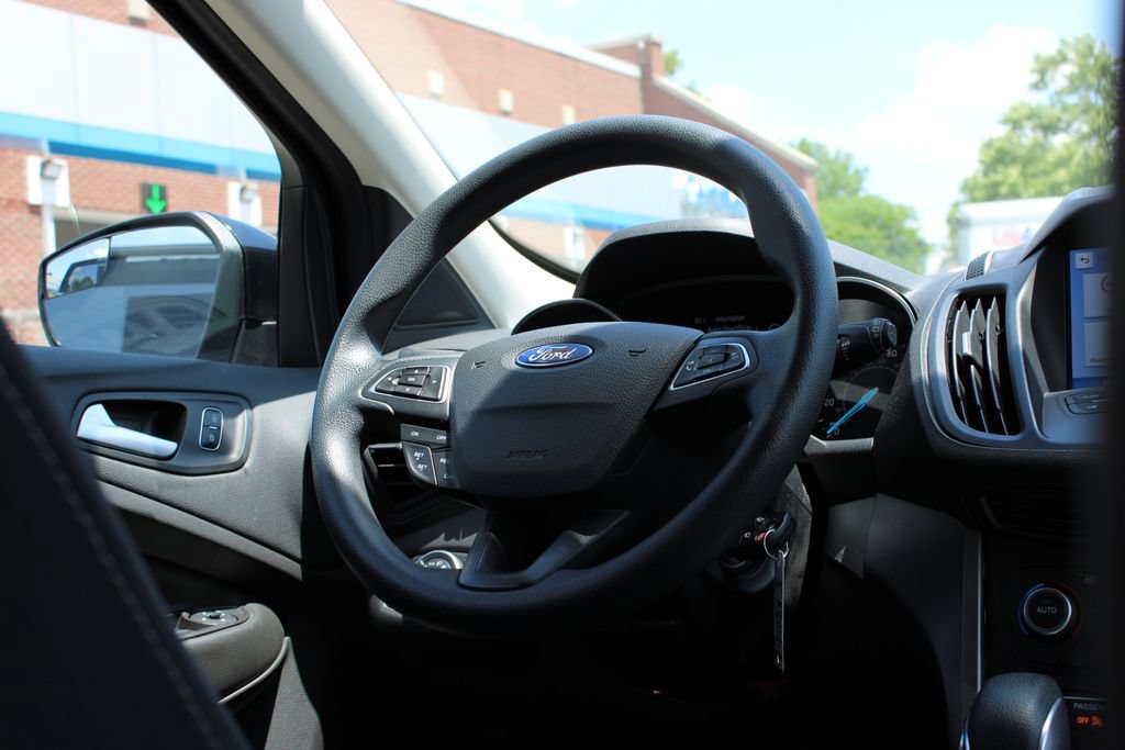 Used 2018 Ford Escape SE w/ SE Sync 3 Package AWD/4WD image 37