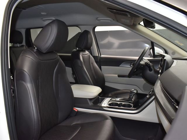 Certified 2024 Kia Carnival LX image 14