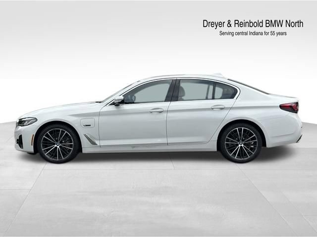 Used 2023 BMW 530e w/ Premium Package RWD image 2