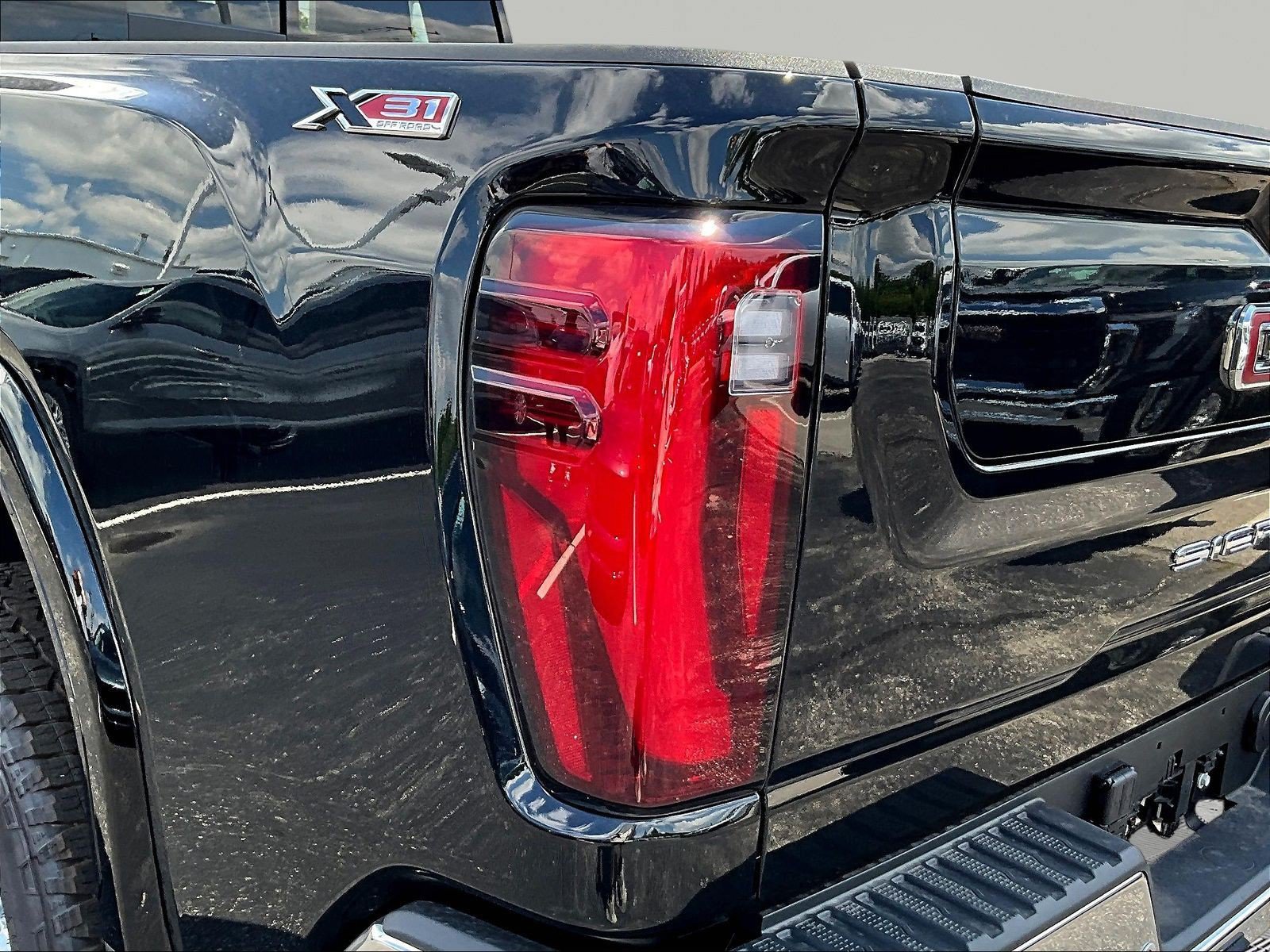 New 2026 GMC Sierra 2500 SLT w/ SLT Premium Package AWD/4WD image 14