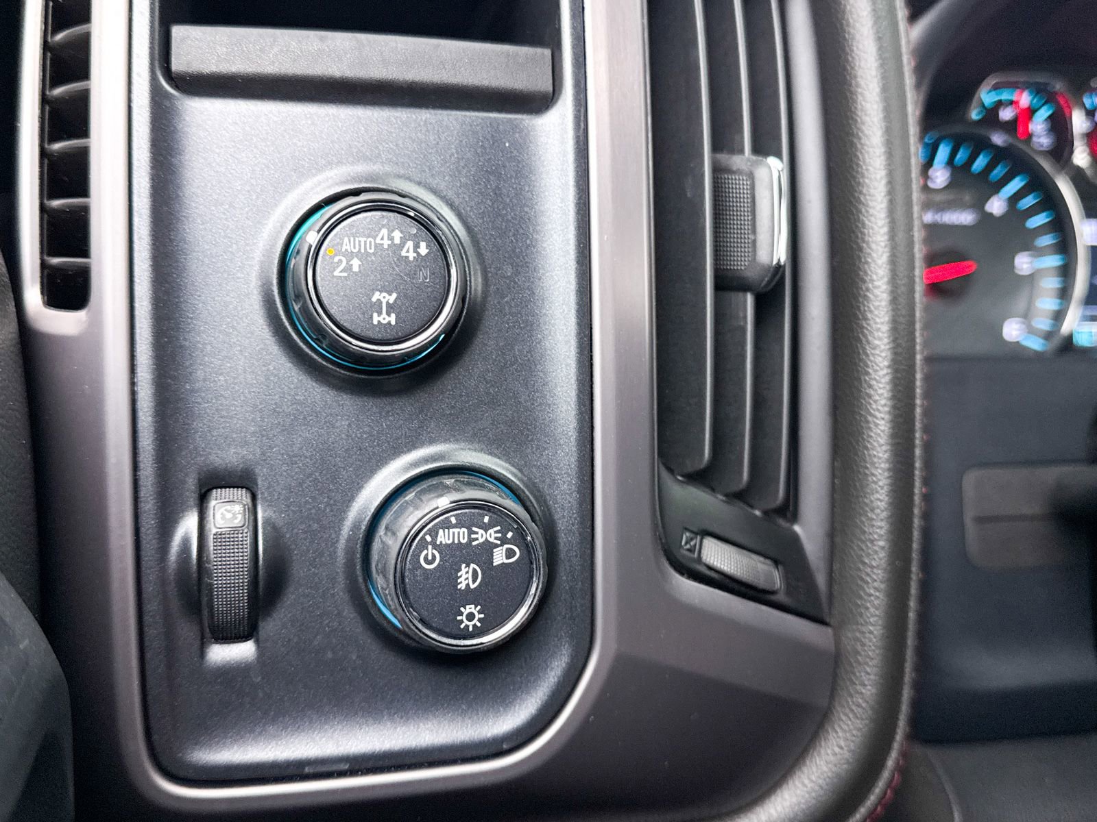 Used 2017 GMC Sierra 1500 SLT w/ All Terrain Package image 9