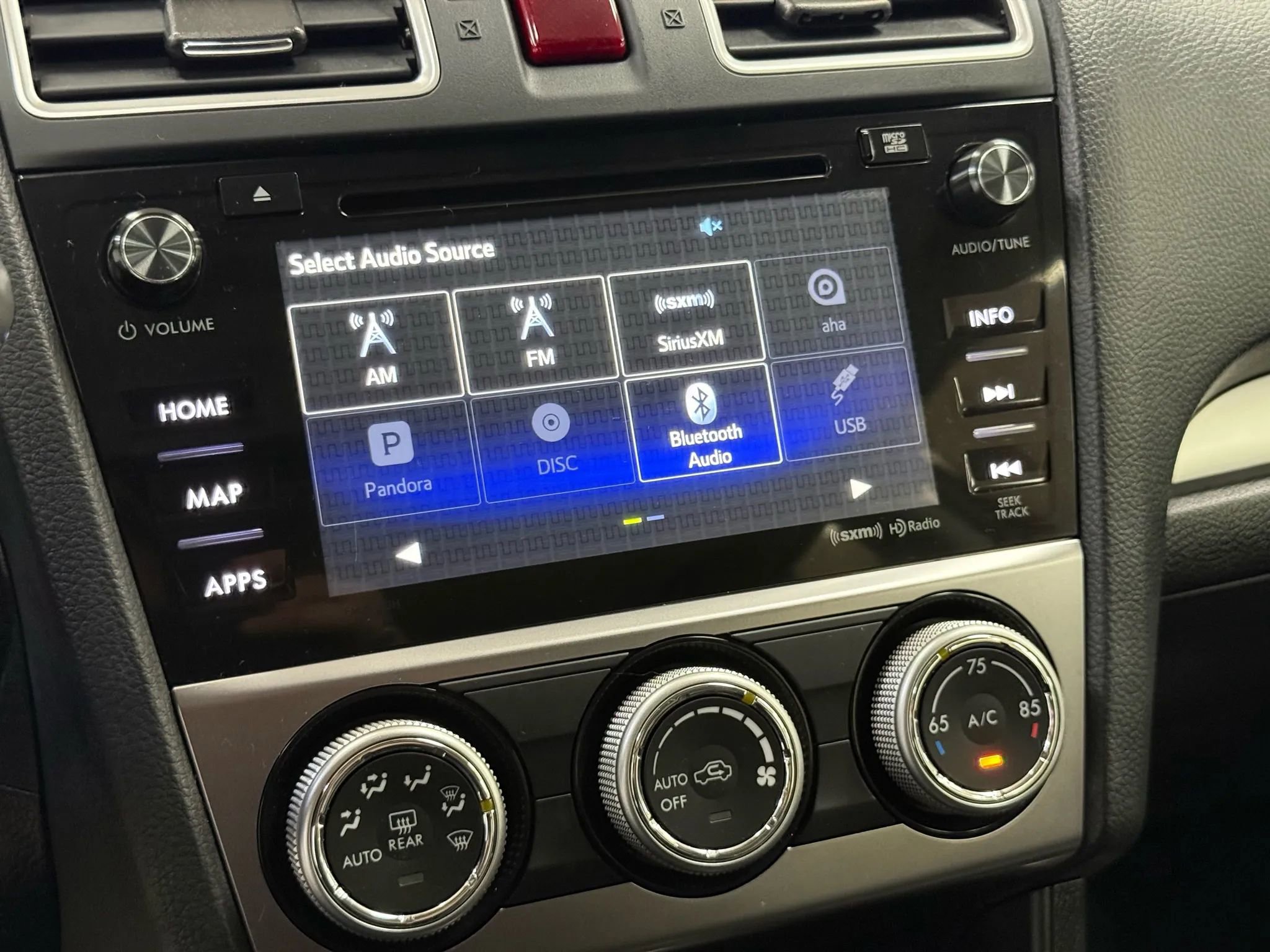 Used 2016 Subaru Impreza 2.0i Limited image 17