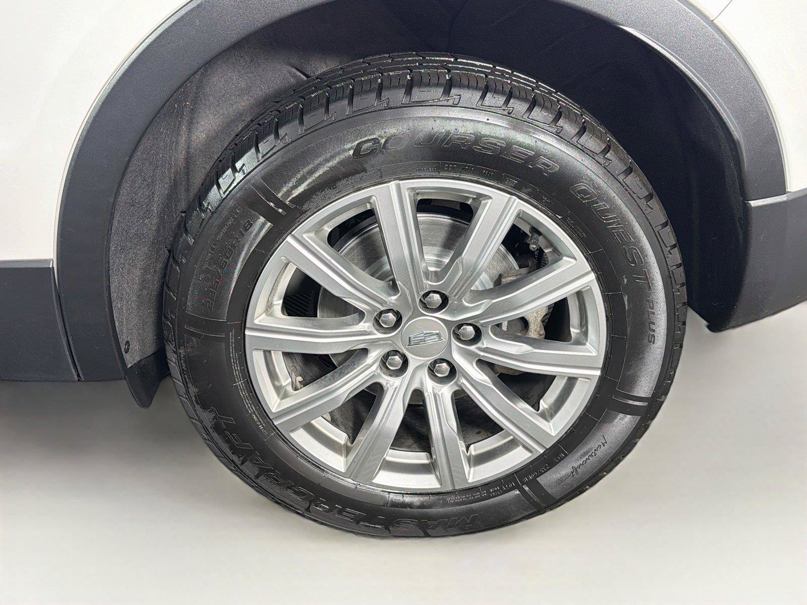 Used 2022 Cadillac XT4 Premium Luxury w/ Driver Assist Package AWD/4WD image 35