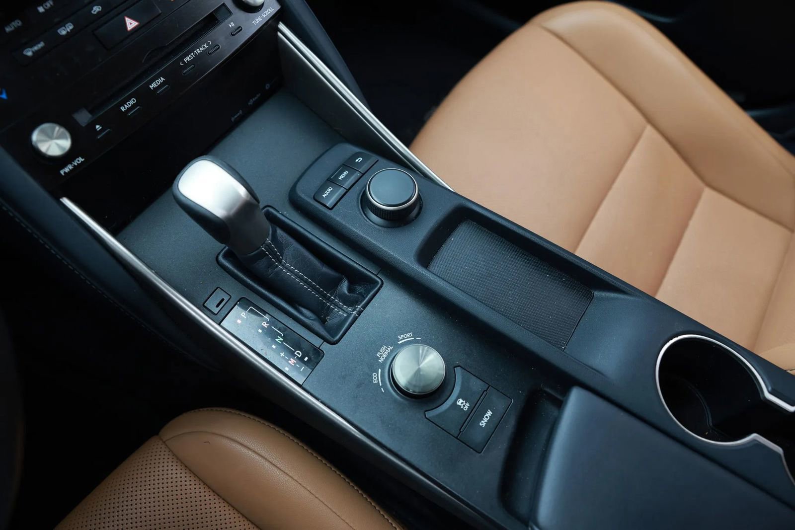 Used 2017 Lexus IS 200t RWD image 39