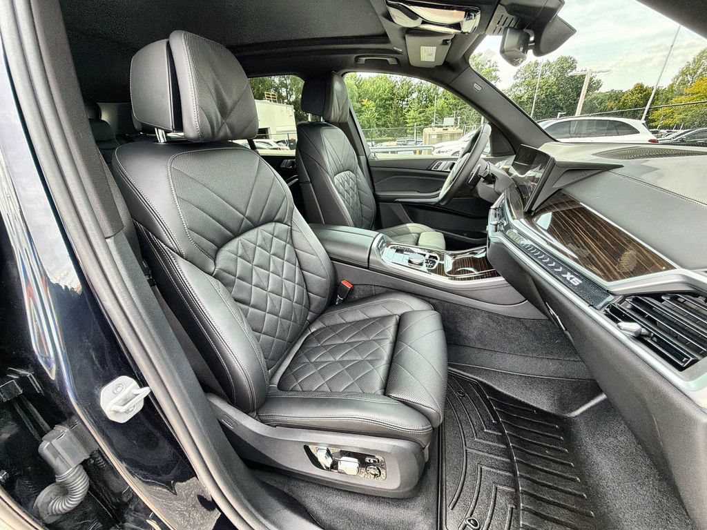 Used 2024 BMW X5 xDrive40i w/ M Sport Package AWD/4WD image 22