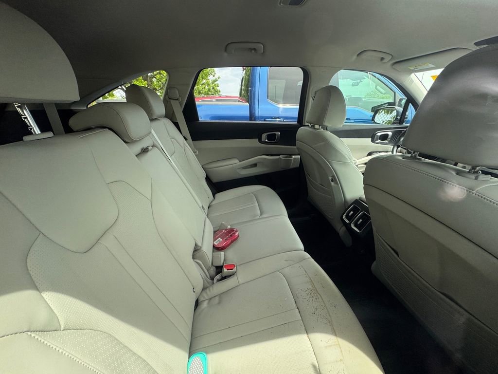 Certified 2024 Kia Sorento S image 4
