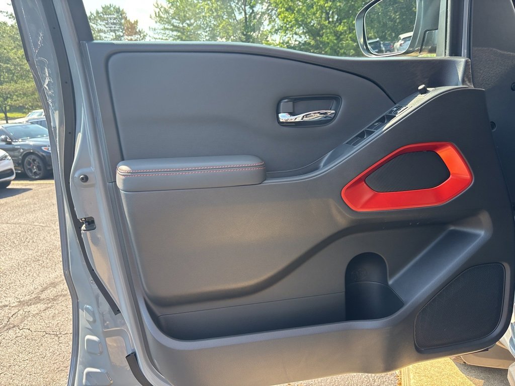 Used 2023 Nissan Frontier PRO-4X w/ Technology Package image 23