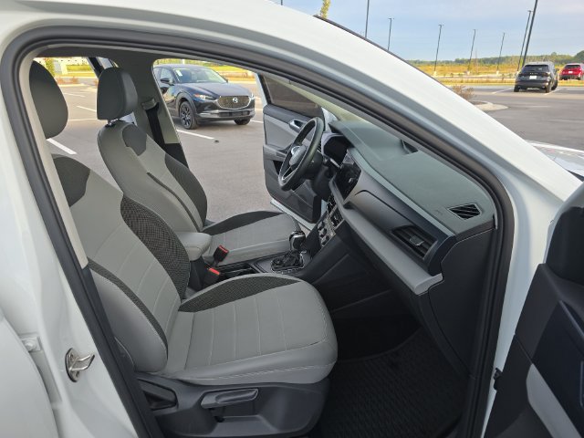 Used 2022 Volkswagen Taos SE FWD image 11