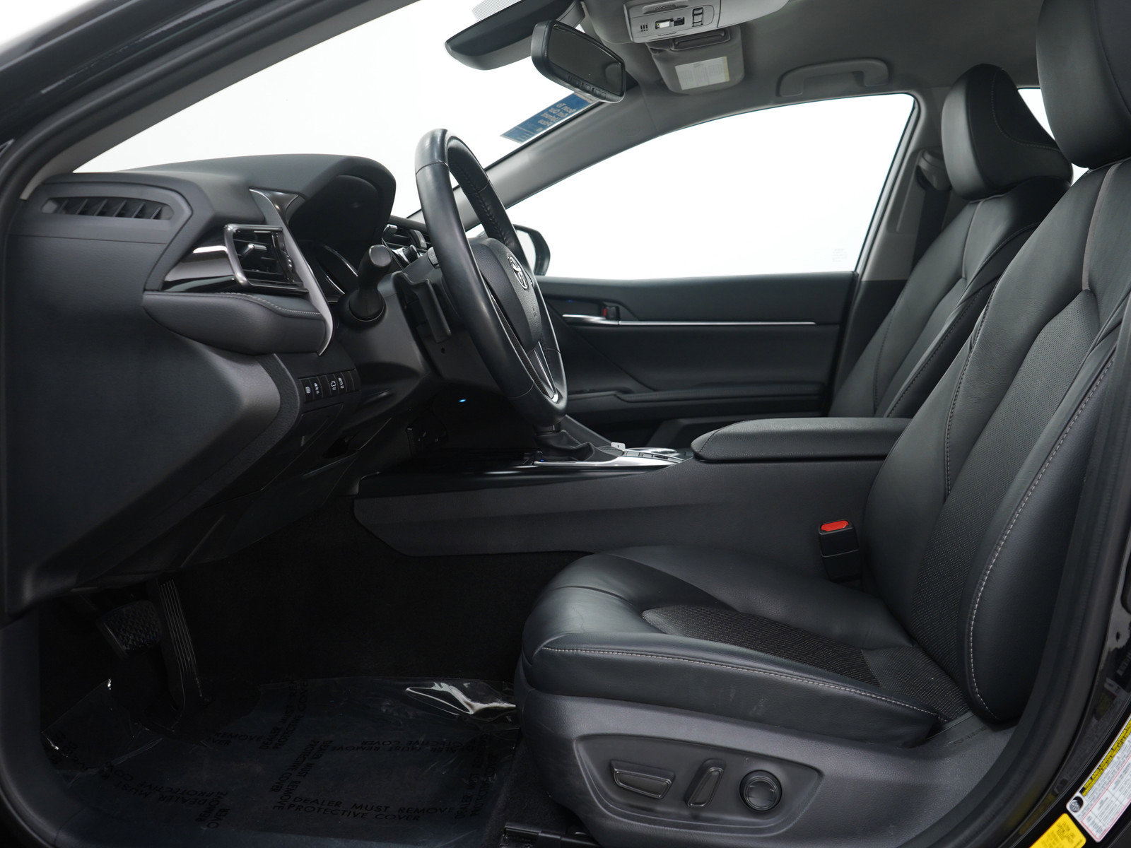 Used 2020 Toyota Camry XSE image 18