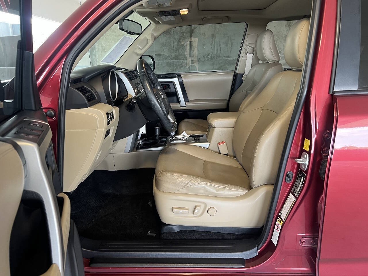 Used 2011 Toyota 4Runner SR5 w/ Premium Pkg w/Leather AWD/4WD image 19