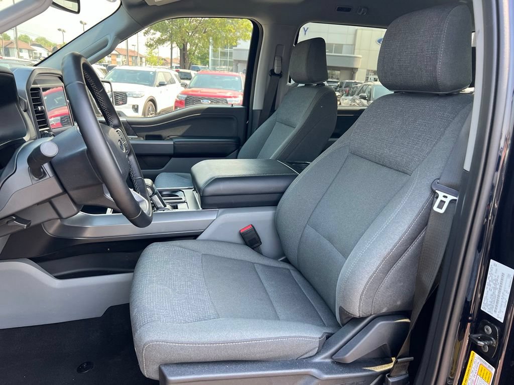 Used 2025 Ford F150 Lightning XLT AWD/4WD image 26