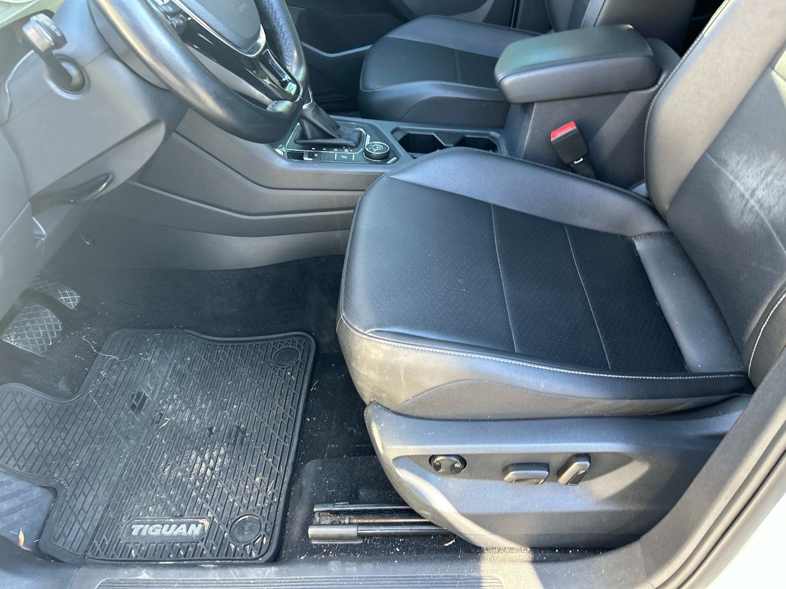 Used 2018 Volkswagen Tiguan SEL Premium AWD/4WD image 13