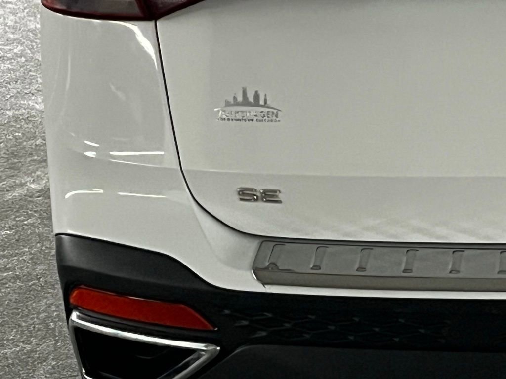 Used 2023 Volkswagen Taos SE image 37