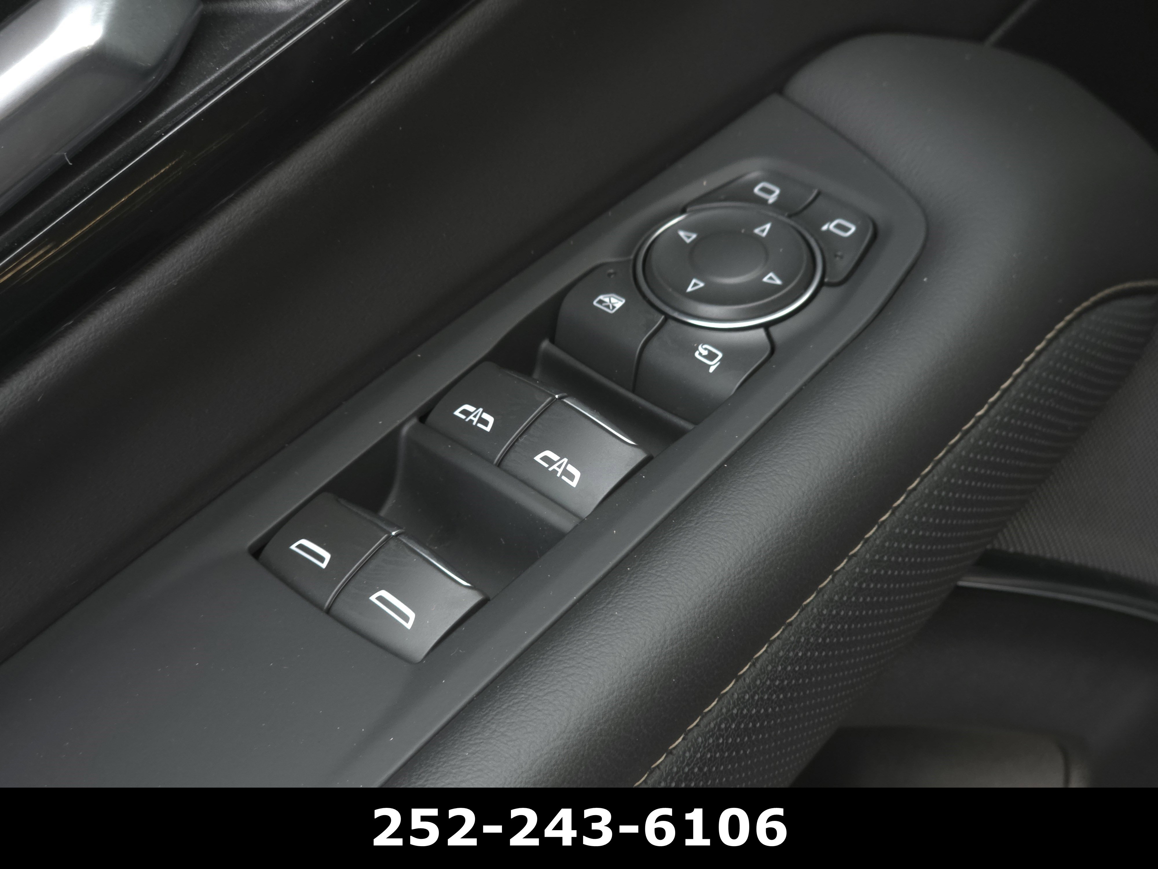 Used 2025 Chevrolet Tahoe Premier RWD image 29
