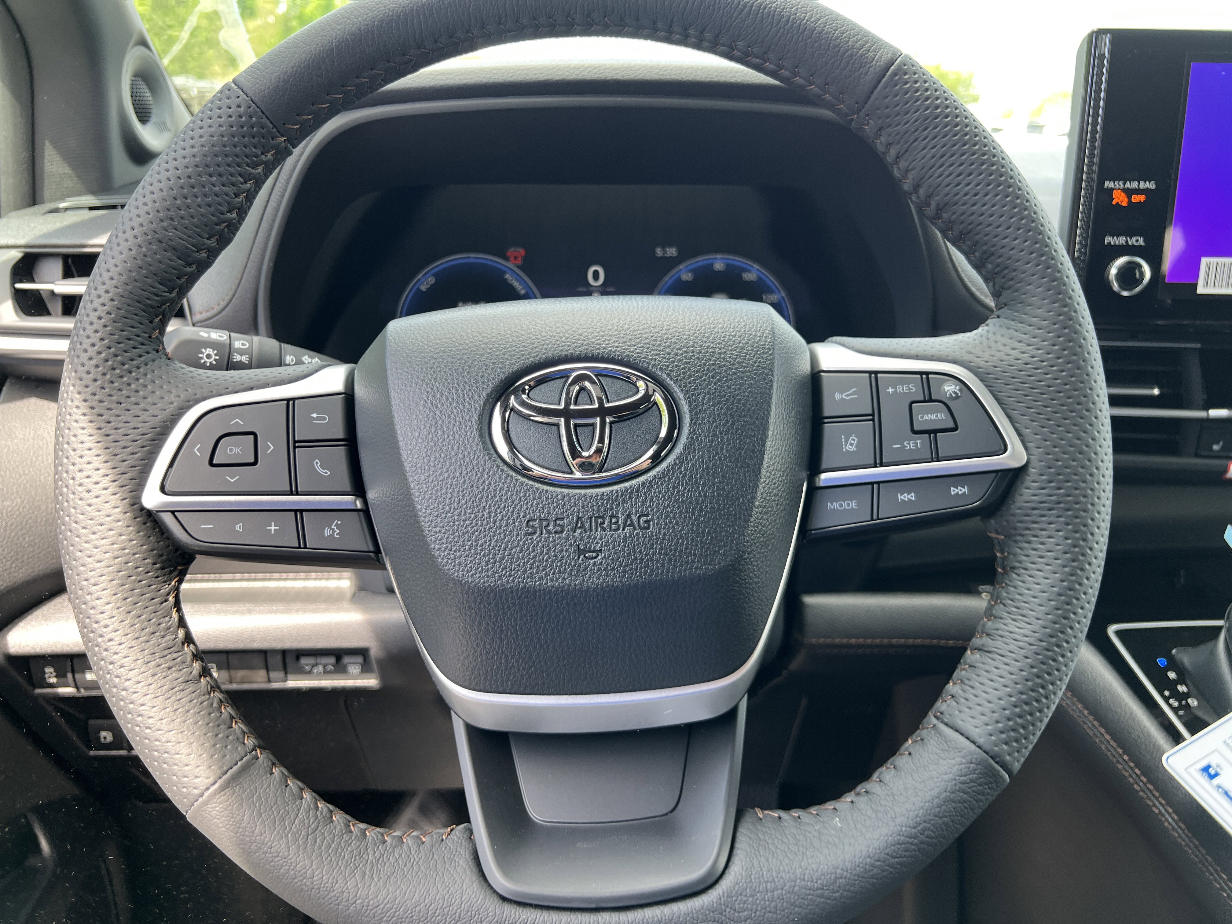 New 2026 Toyota Sienna Platinum image 16