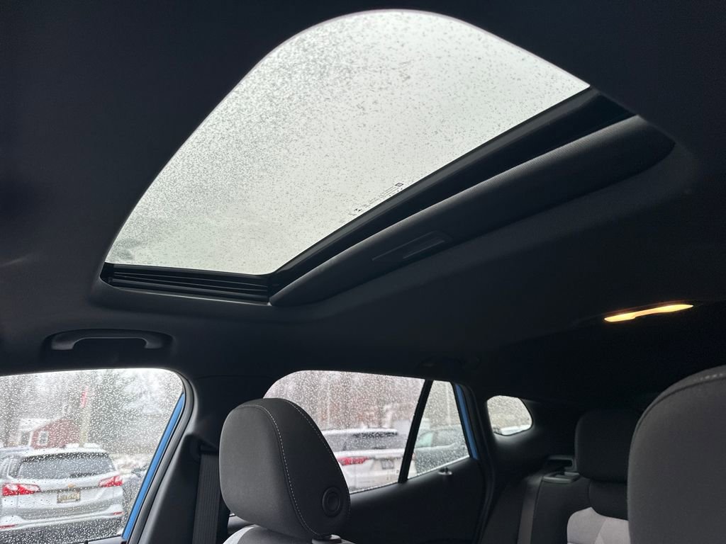 Used 2024 Chevrolet Trax RS w/ Sunroof Package image 32