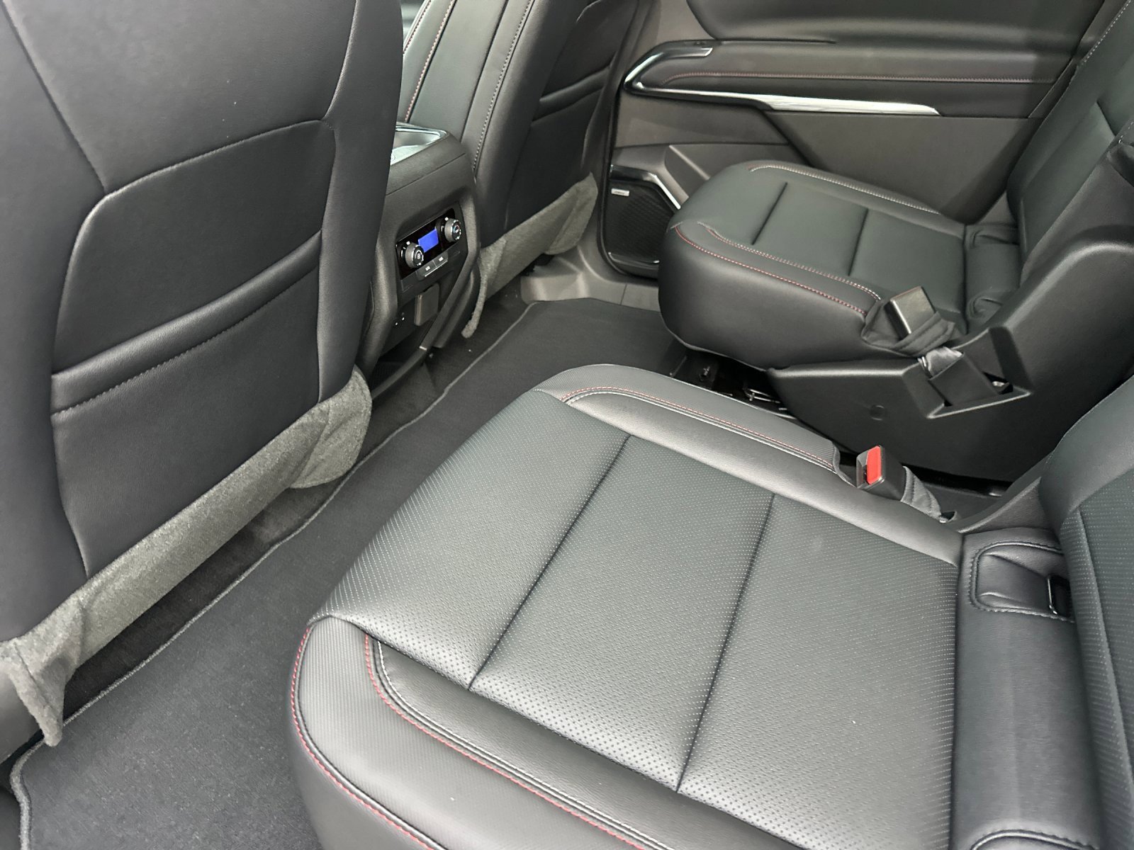 New 2026 Chevrolet Traverse Z71 image 13