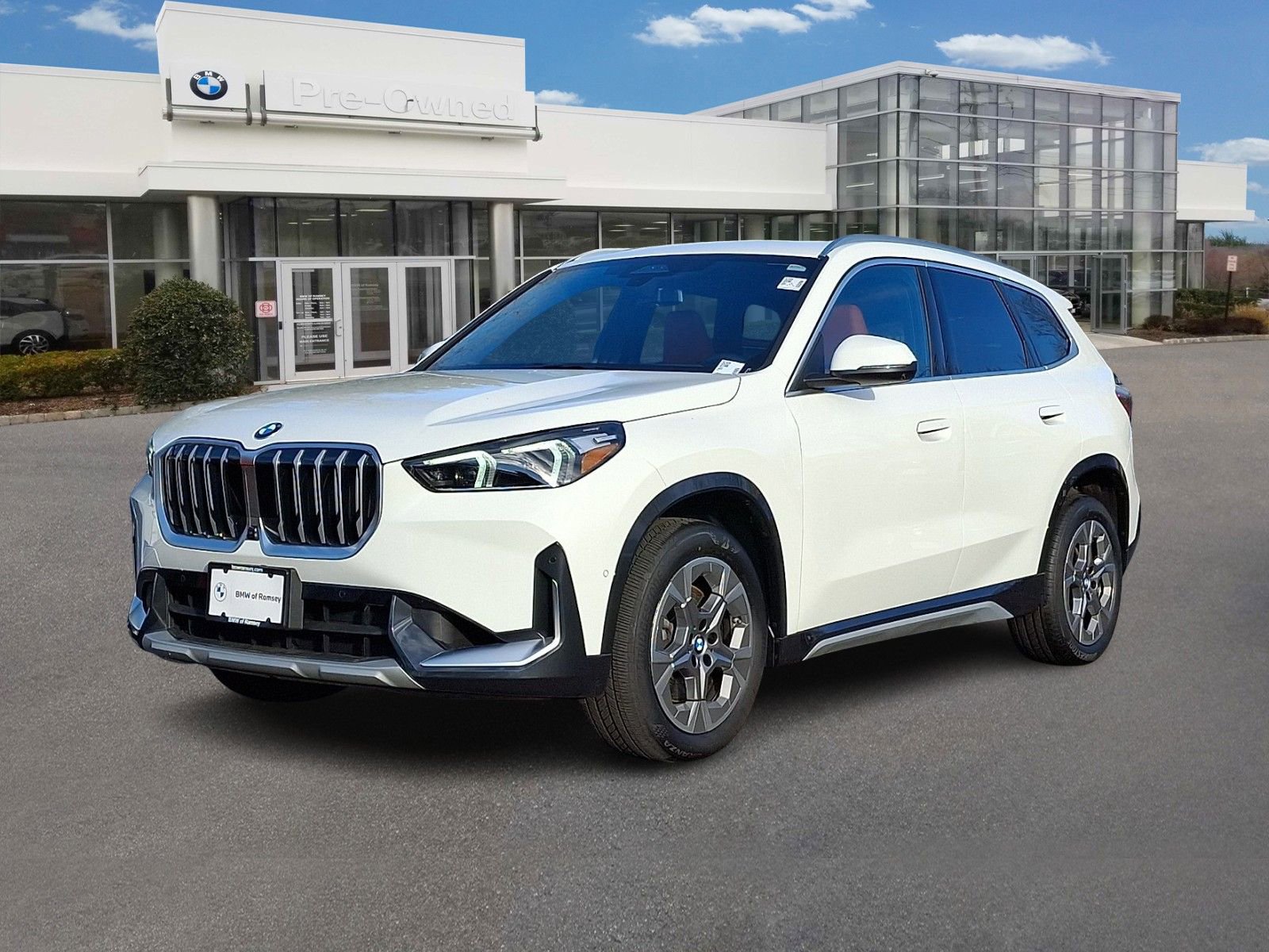 Used 2025 BMW X1 xDrive28i w/ Technology Package AWD/4WD image 1