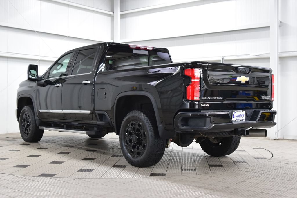 Used 2024 Chevrolet Silverado 3500 High Country w/ Technology Package AWD/4WD image 6