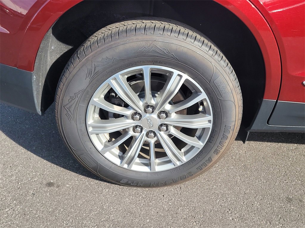 Used 2017 Cadillac XT5 Luxury w/ Driver Awareness Package image 5