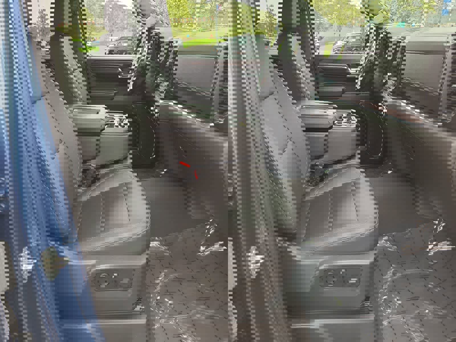 Used 2024 GMC Sierra 1500 SLT image 22