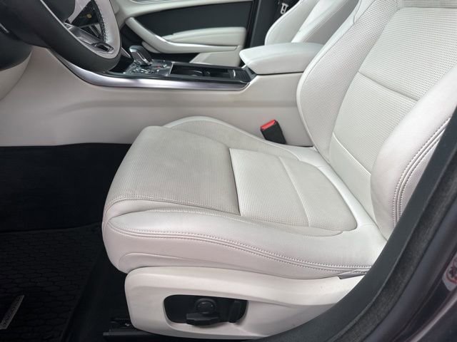 Used 2024 Jaguar XF R-Dynamic SE RWD image 21