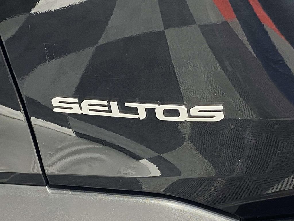 Used 2024 Kia Seltos EX image 8