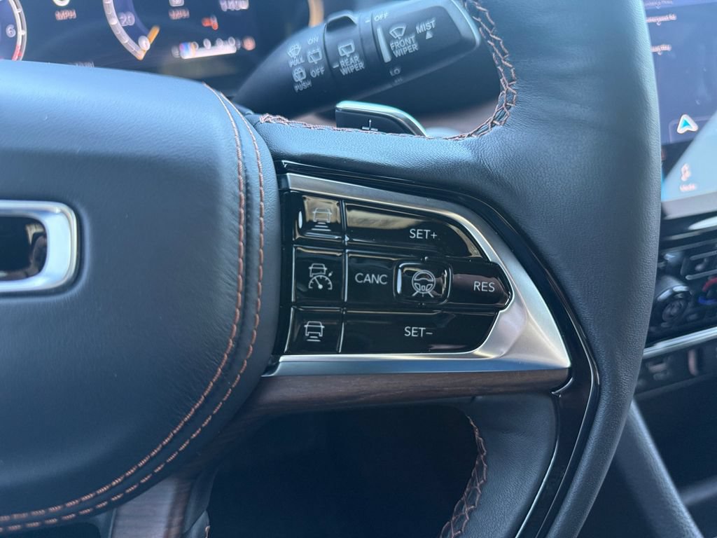 Used 2025 Jeep Grand Cherokee Summit w/ Obsidian Package AWD/4WD image 22