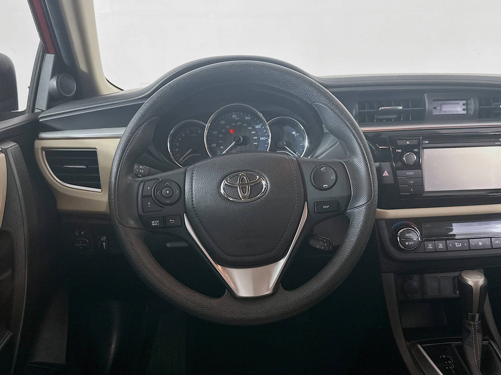 Used 2015 Toyota Corolla LE image 17