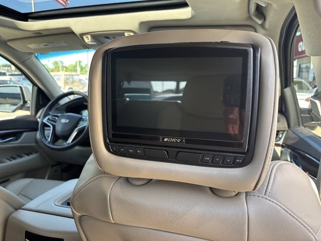 Used 2016 Cadillac Escalade Luxury AWD/4WD image 21