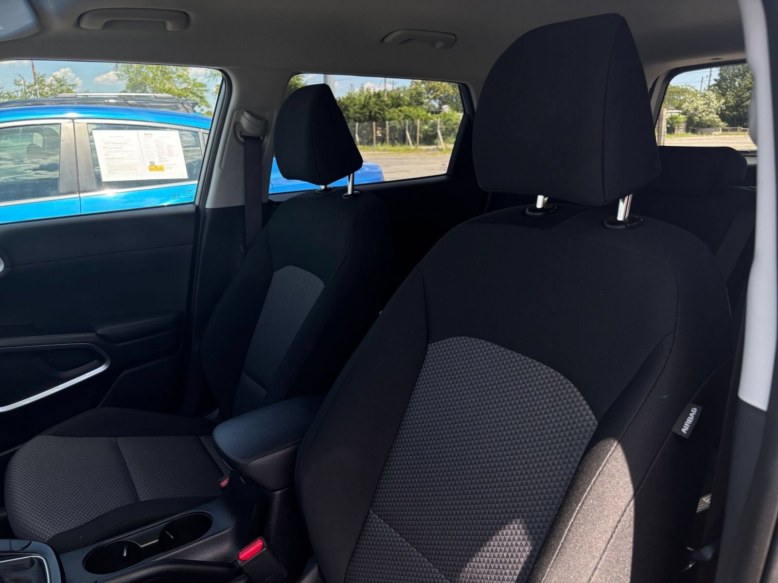 Used 2025 Kia Soul LX w/ LX Technology Package FWD image 26