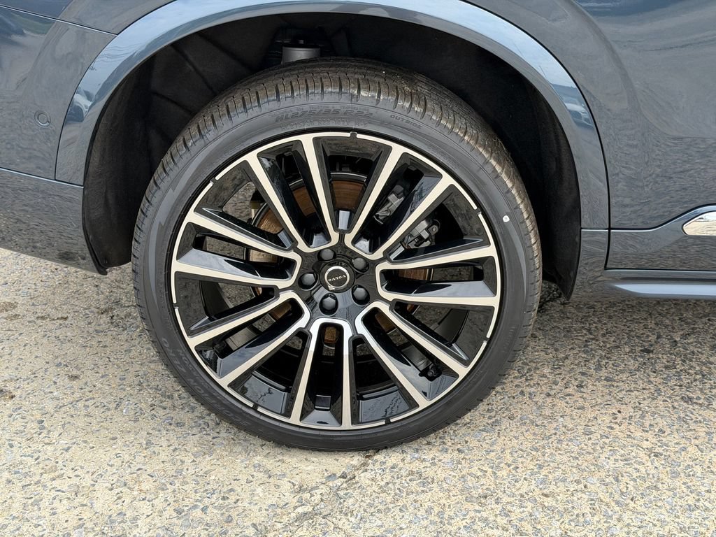 New 2026 Volvo XC90 B6 Plus w/ Protection Package Premier AWD/4WD image 6
