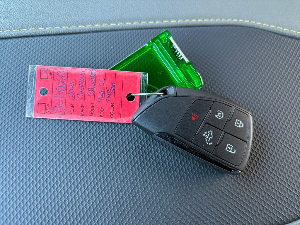 Used 2025 Chevrolet Silverado 1500 ZR2 w/ Technology Package image 34