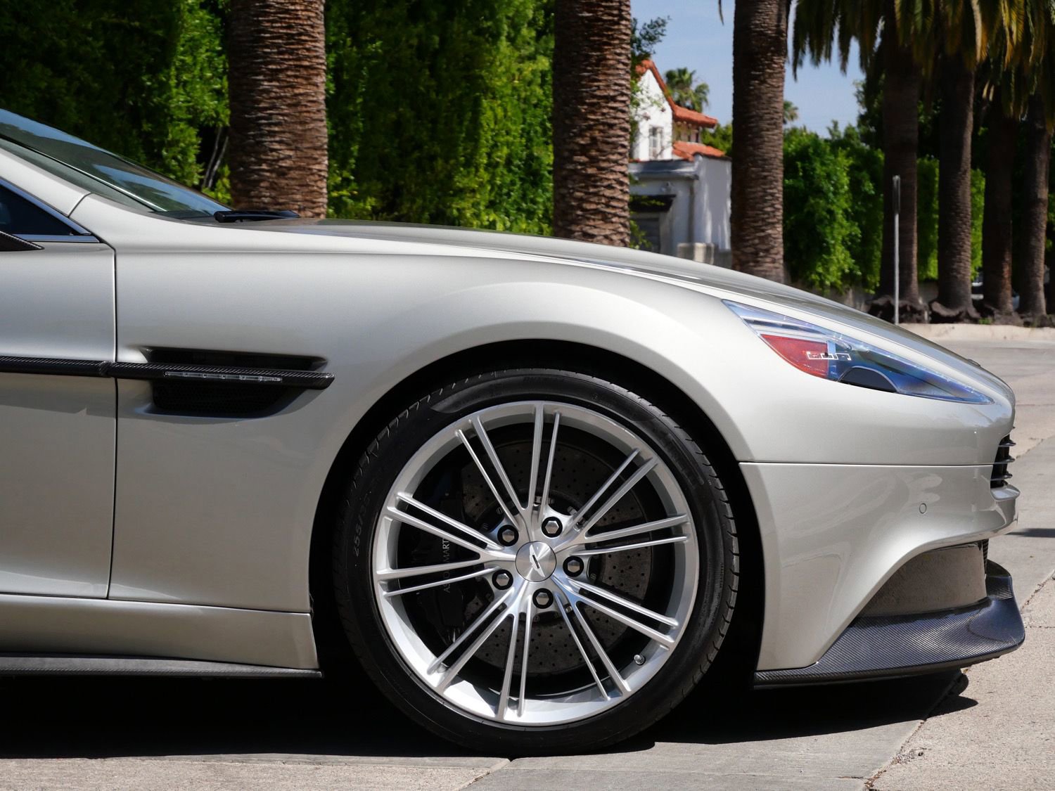 Used 2014 Aston Martin Vanquish Volante RWD image 4