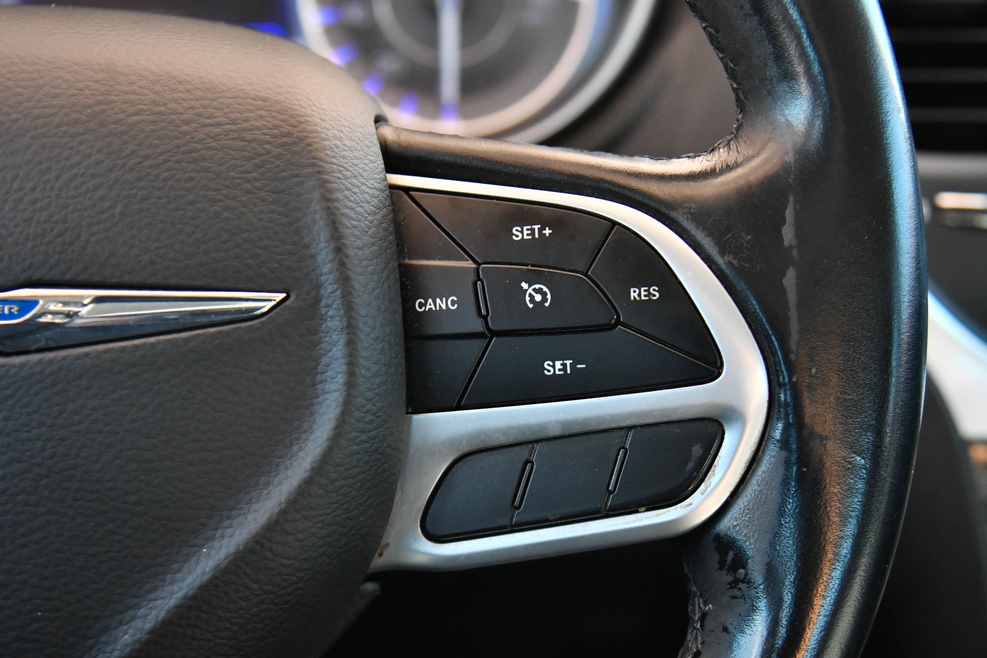 Used 2022 Chrysler 300 Touring w/ Sport Appearance Package image 28