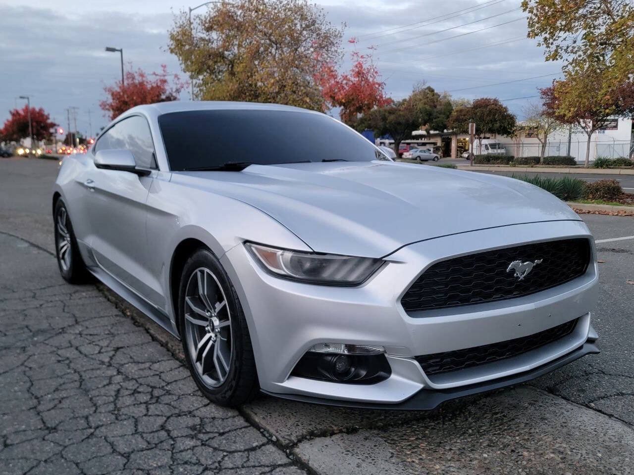 Used 2016 Ford Mustang Premium RWD image 7