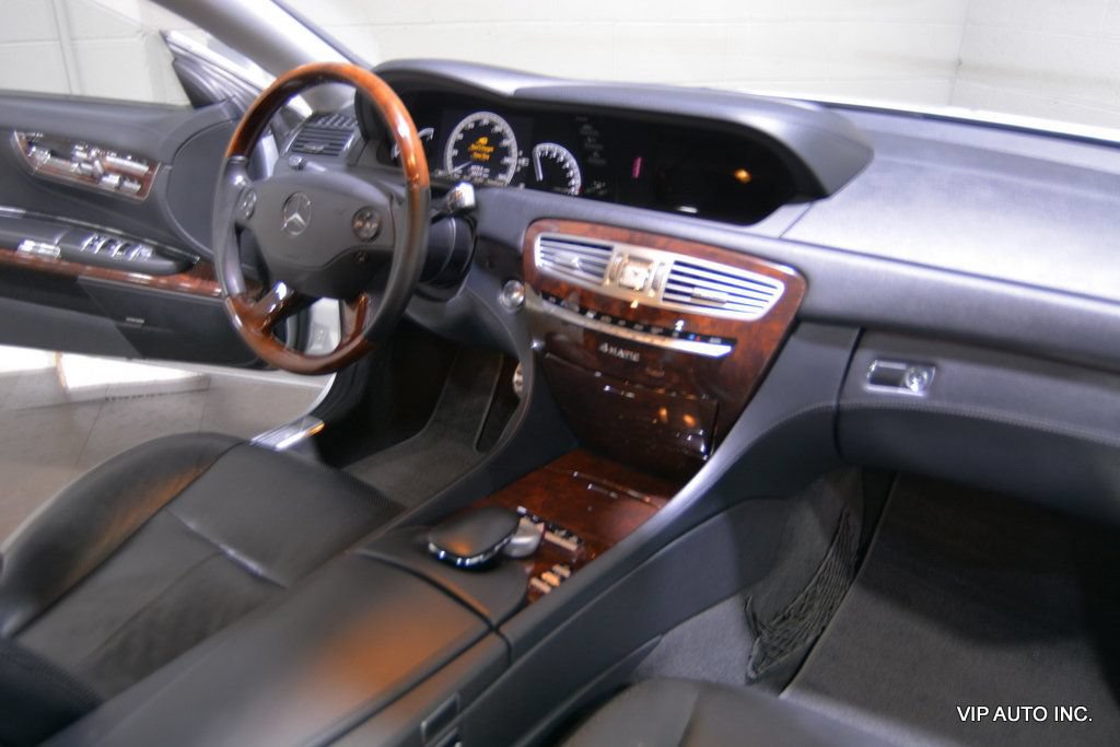 Used 2010 Mercedes-Benz CL 550 4MATIC image 24